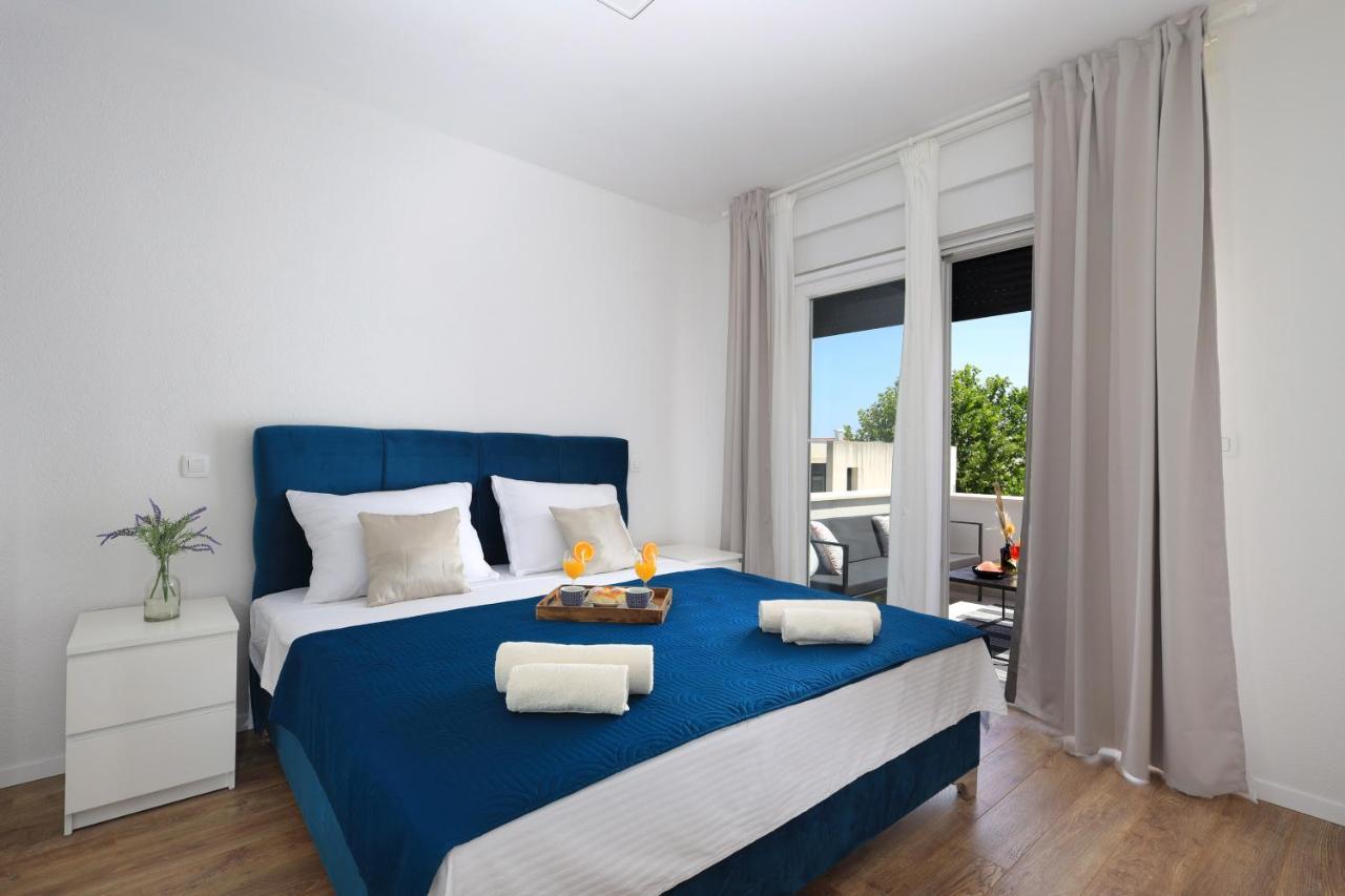 Bonaca Apartments With Terrace And Private Parking Каштела Екстер'єр фото