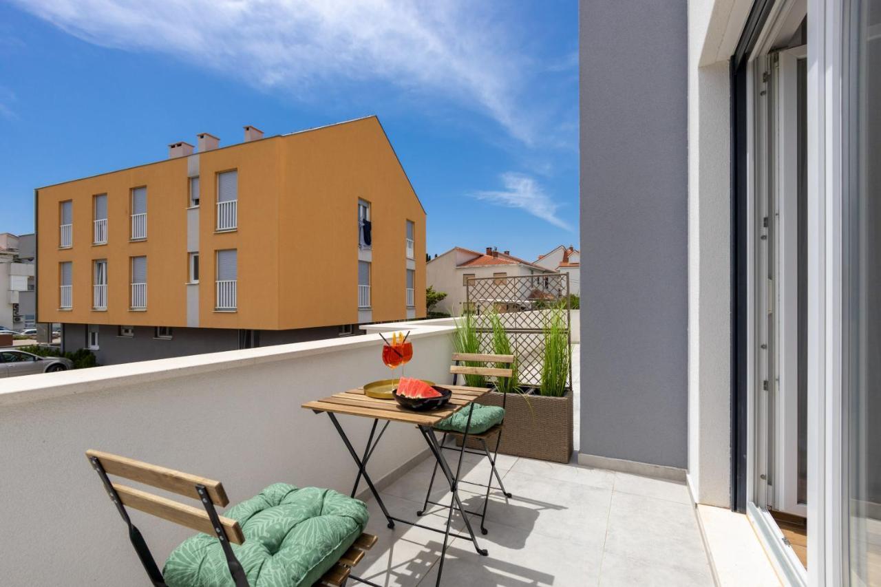 Bonaca Apartments With Terrace And Private Parking Каштела Екстер'єр фото