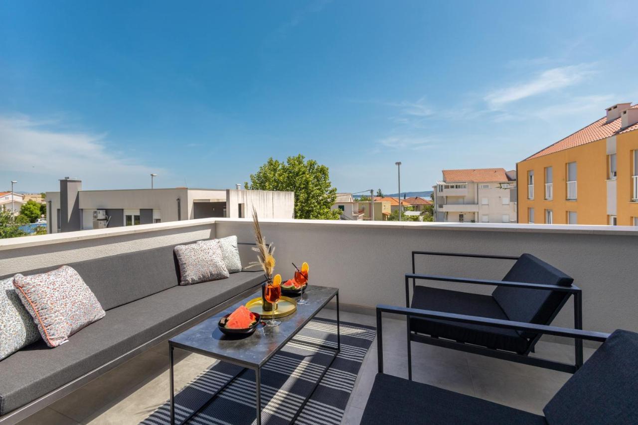 Bonaca Apartments With Terrace And Private Parking Каштела Екстер'єр фото